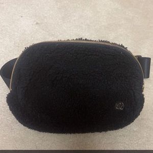 Lululemon Everywhere Belt Bag 1L *Fleece*